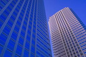 新しい防煙垂れ壁でホールのイメージを崩さない